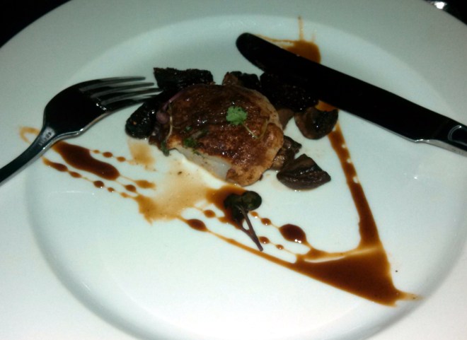 first course - Cocoa dusted sea scallop with roasted wild mushrooms and fig syrup. Paired with 2002 Onyx